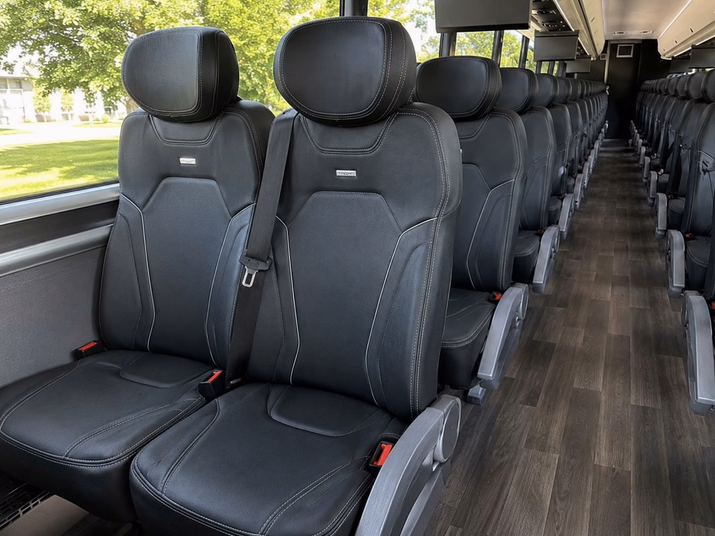 shuttle guests between your west jordan ceremony and reception without the stress